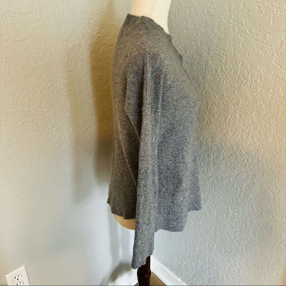 Benedetta B Merino Wool & Cashmere Italian V-Neck Sweater, Gray, Size Medium - Picture 5 of 12